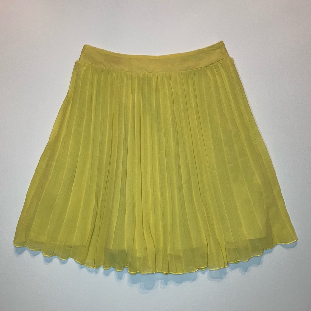 H&M Pleated Chiffon Short Skirt Lined Lightweight Sheer Chartreuse Women’s US 2